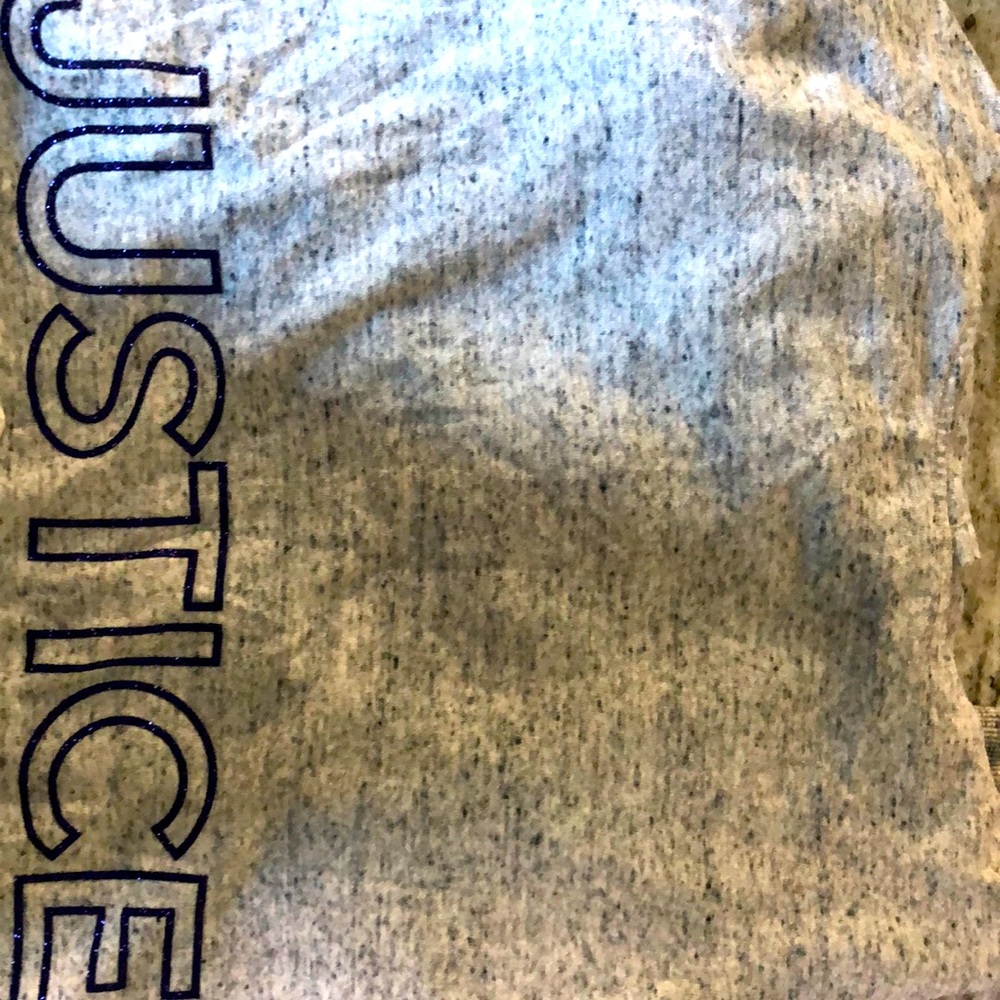 Hooded Justice lightweight. Soft and comfy no hem on bottom. Size 12-14